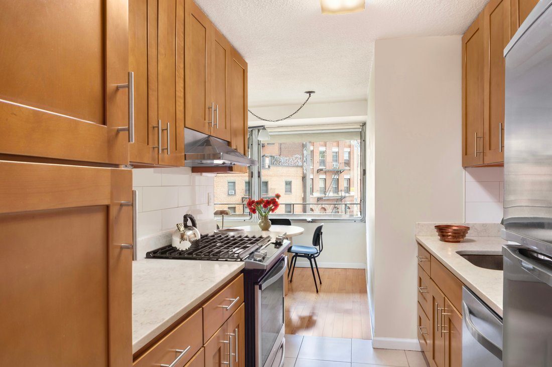 Co Op in New York, New York, United States 5 - 18084960
