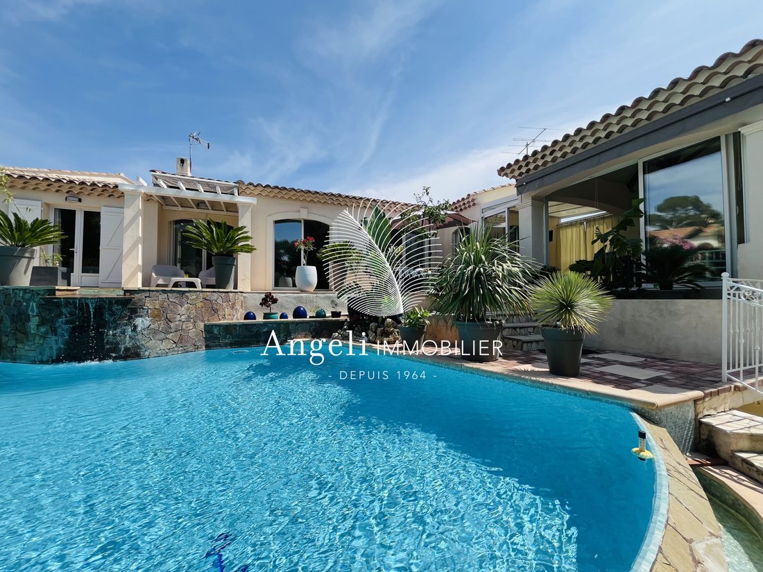 Villa in Frejus, Provence-Alpes-Côte d'Azur, France 3 - 17091848