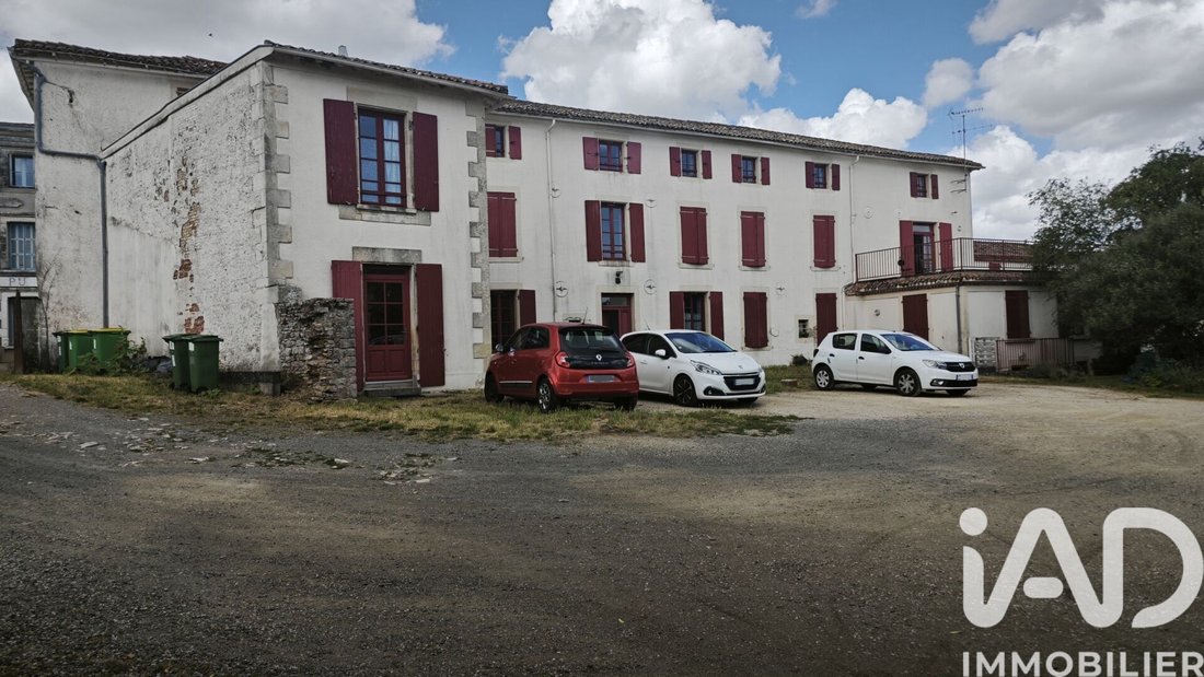 Champdeniers, Nouvelle-Aquitaine, France 4 - 18100095