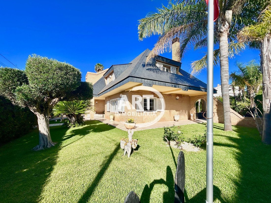 Chalet in l'Eliana, Valencian Community, Spain 1 - 18094803