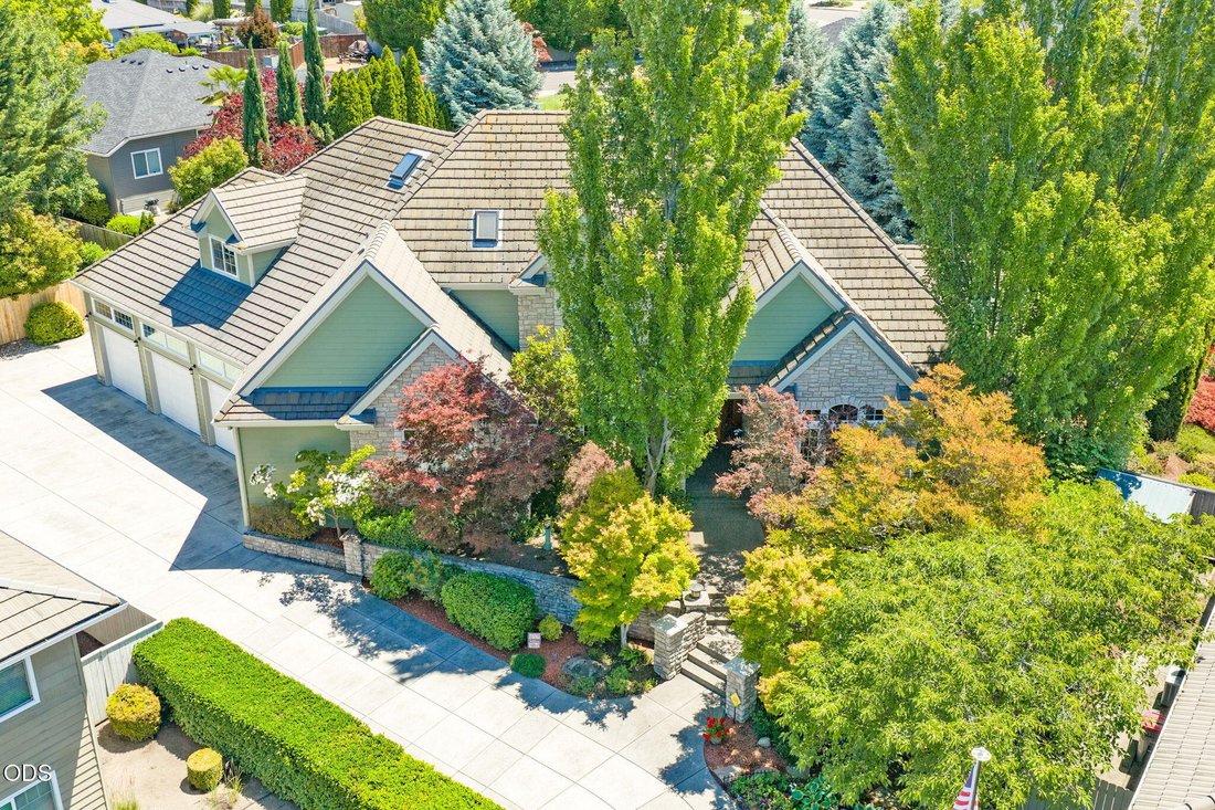 House in Medford, Oregon, United States 3 - 18097844