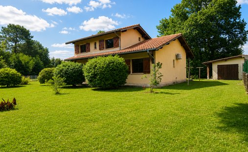 House in Lege Bourg, Lège-Cap-Ferret, France 1