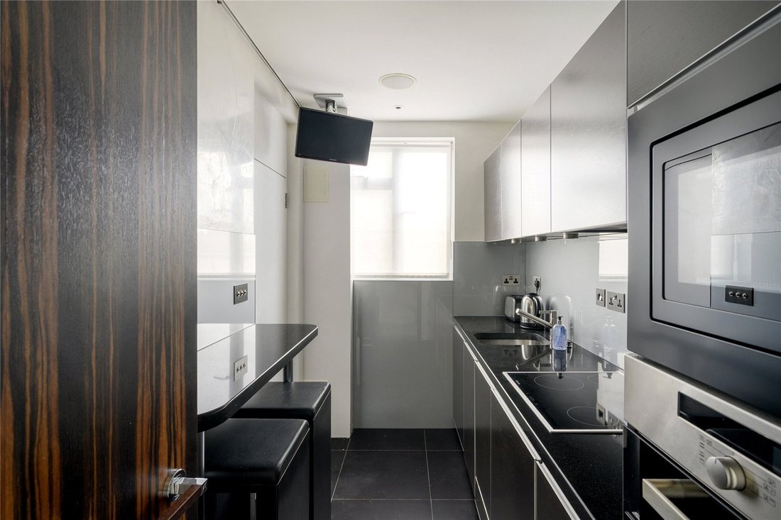 Apartment in Belgravia, Westminster, England 4 - 18100694