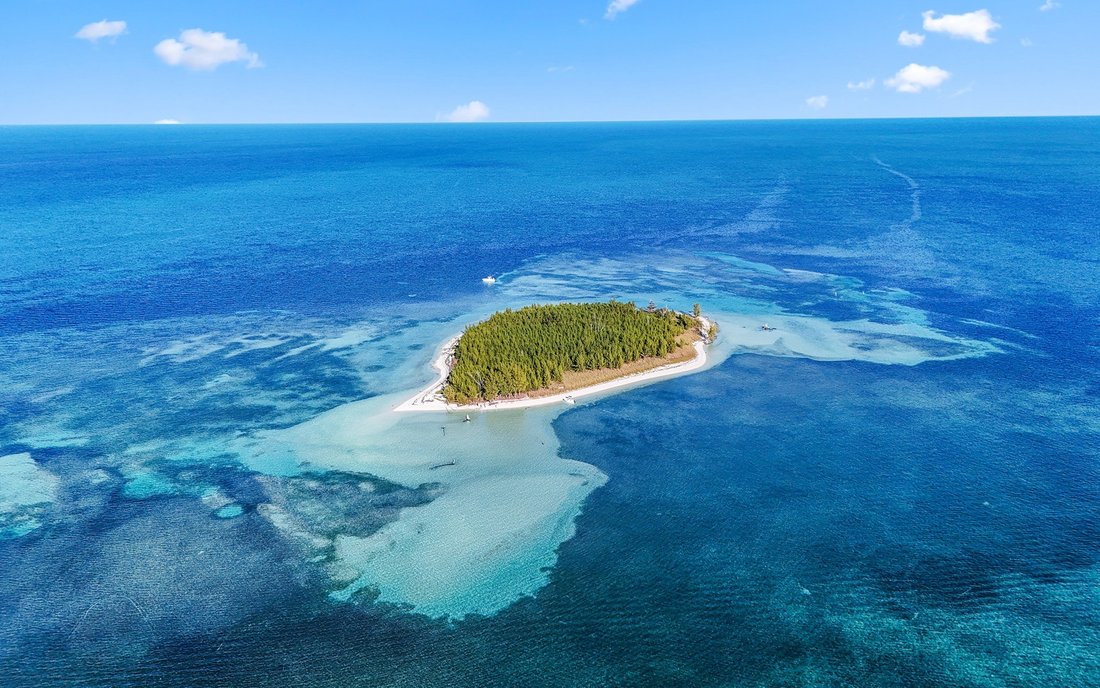 Private Island in West End, Bahamas 4 - 18092565
