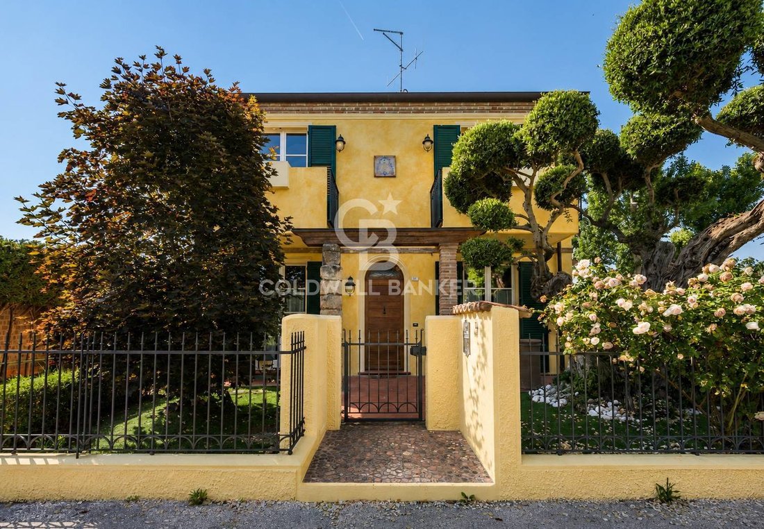 Villa in Viserba, Rimini, Italy 2 - 18097332