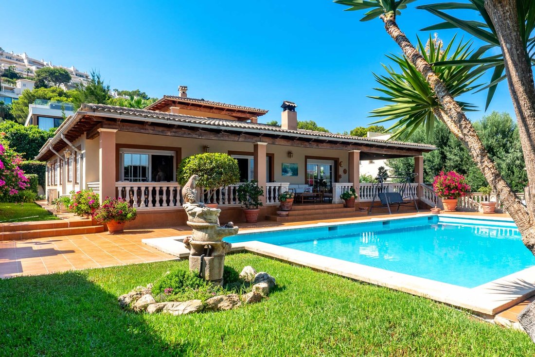 Villa in Rotes Velles, Calvia, Balearic Islands 1 - 18093111
