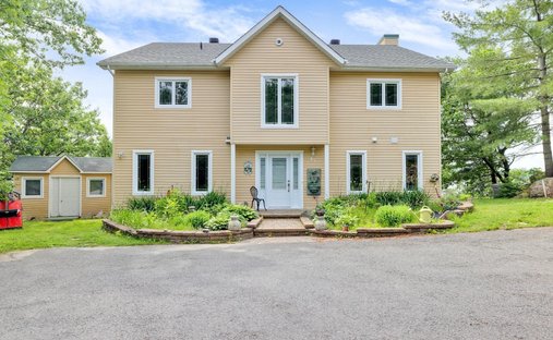 House in Pontiac, Quebec, Canada 1
