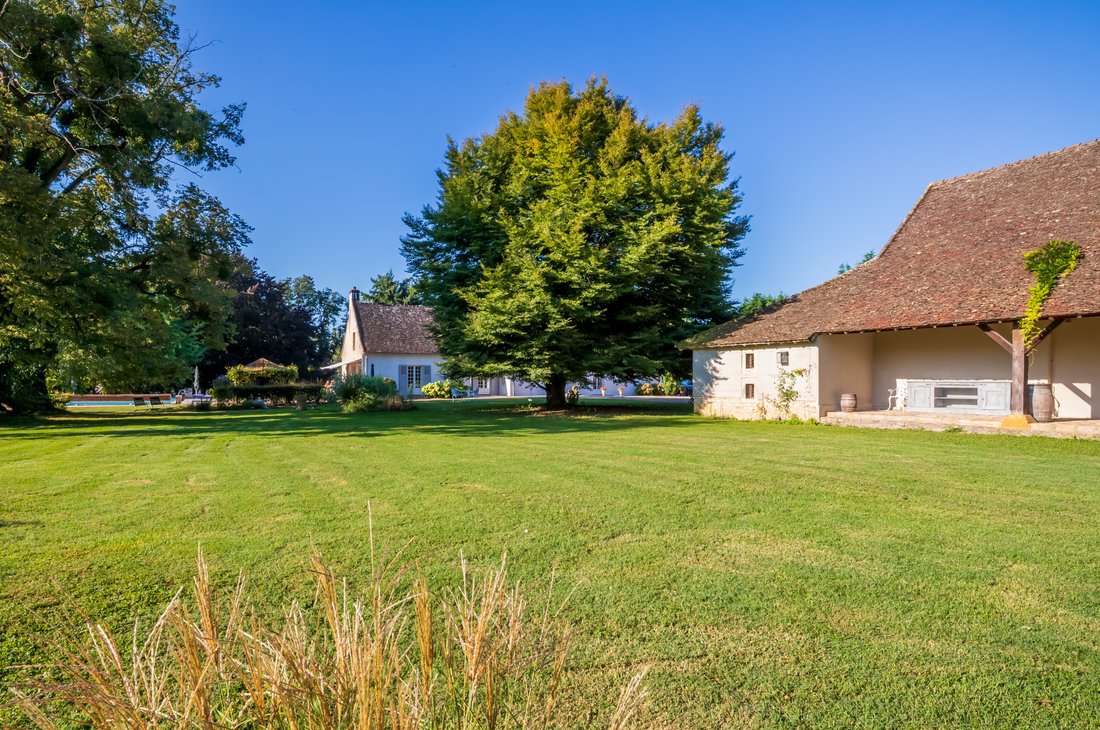 House in Chalon-sur-Saone, Bourgogne – Franche-Comté, France 3 - 18102917