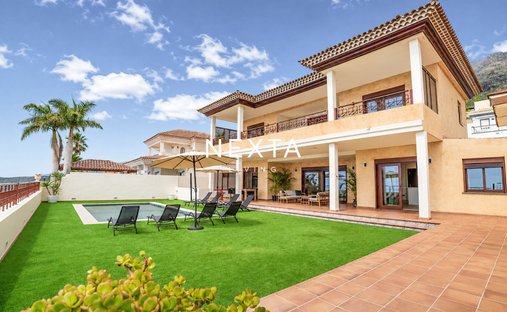 Chalet in Costa Adeje, Adeje, Canary Islands 1