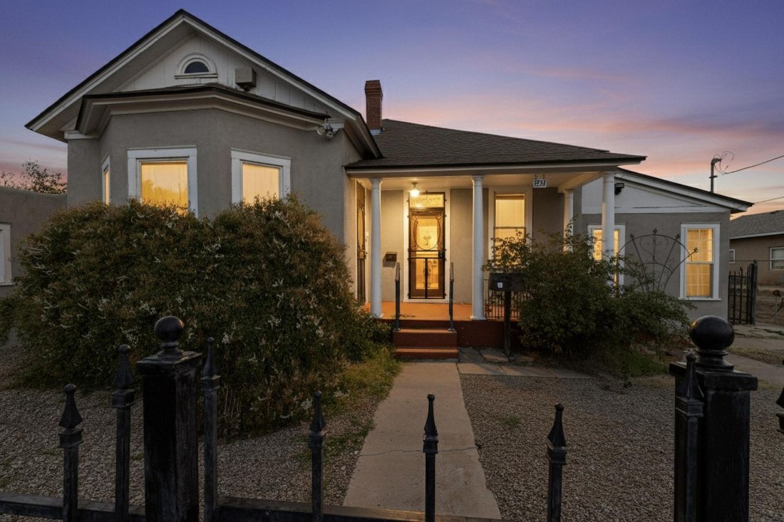 House in Albuquerque, New Mexico, United States 1 - 18105105