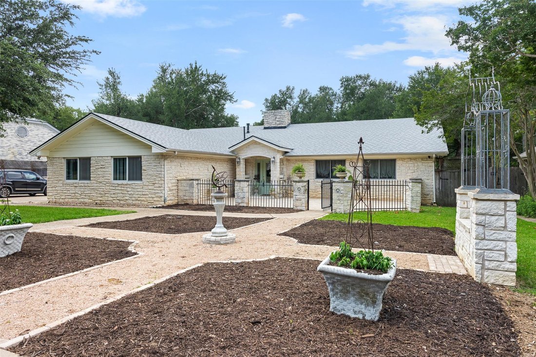 House in Elgin, Texas, United States 3 - 18101201