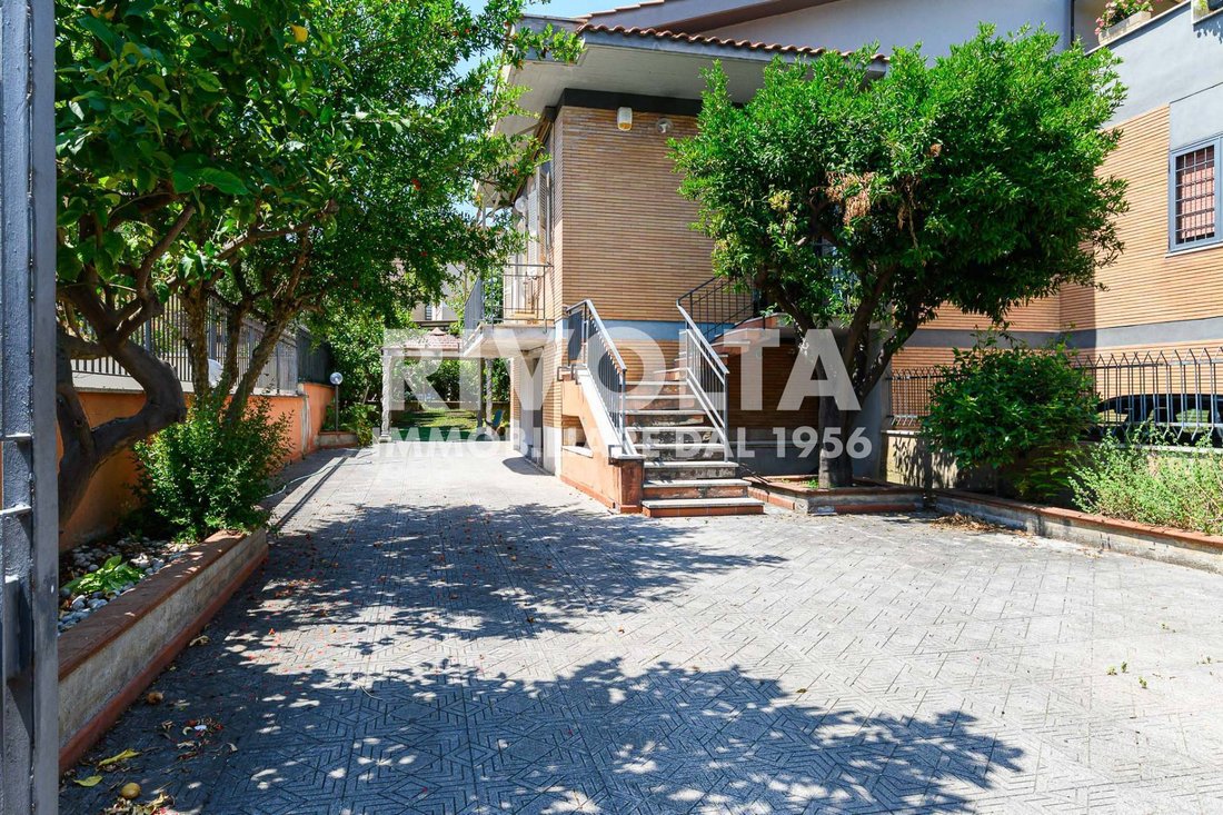 Villa in Casetta Mattei - Corviale, Rome, Italy 1 - 18097340