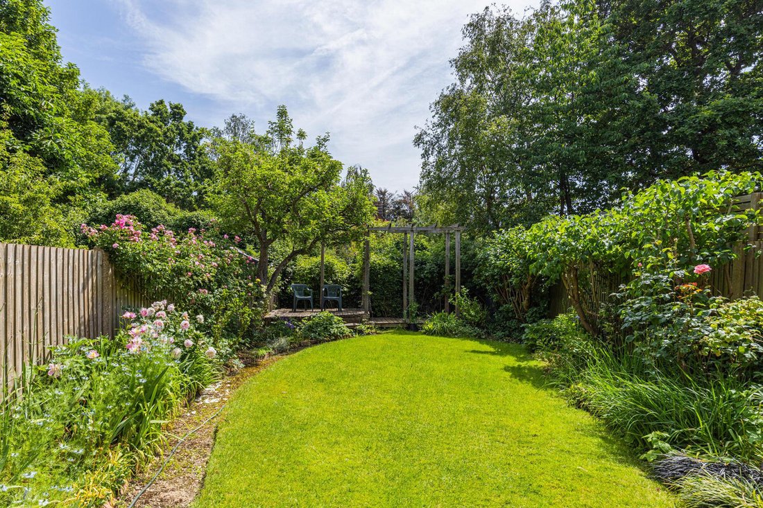 House in West Acton, Ealing, England 2 - 18098687