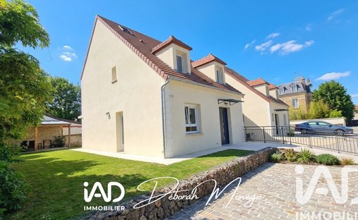 House in Mantes-la-Jolie, Ile-de-France, France 1