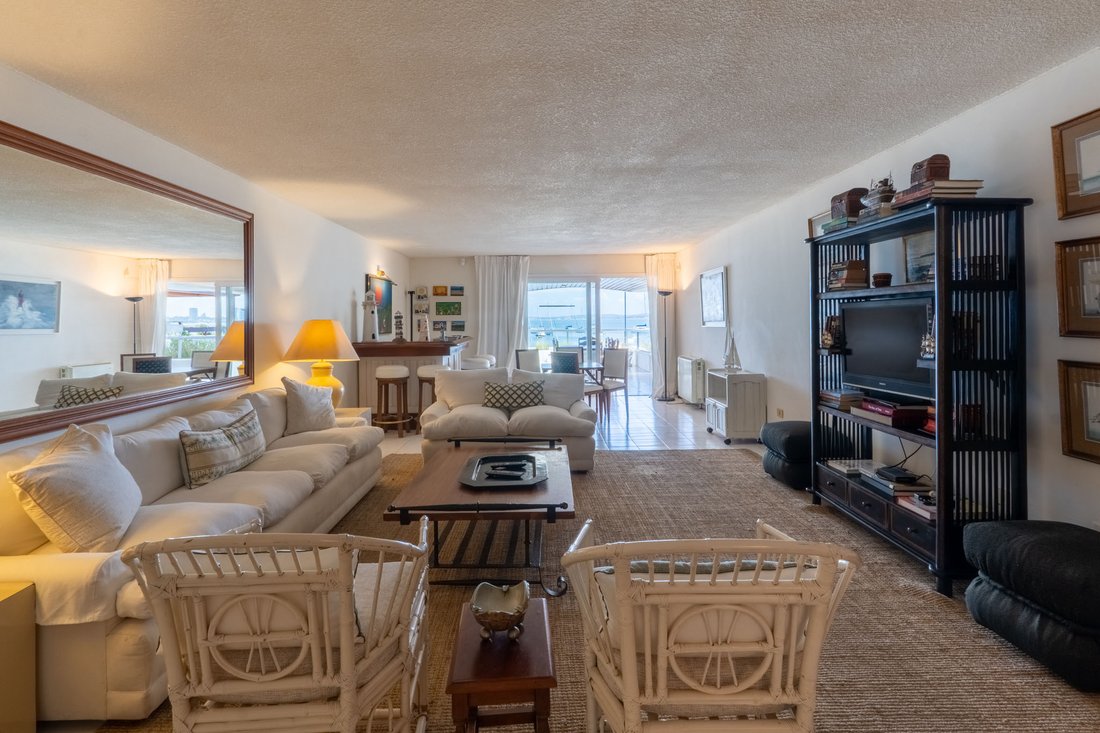 Apartment in Punta del Este, Maldonado Department, Uruguay 2 - 18096650