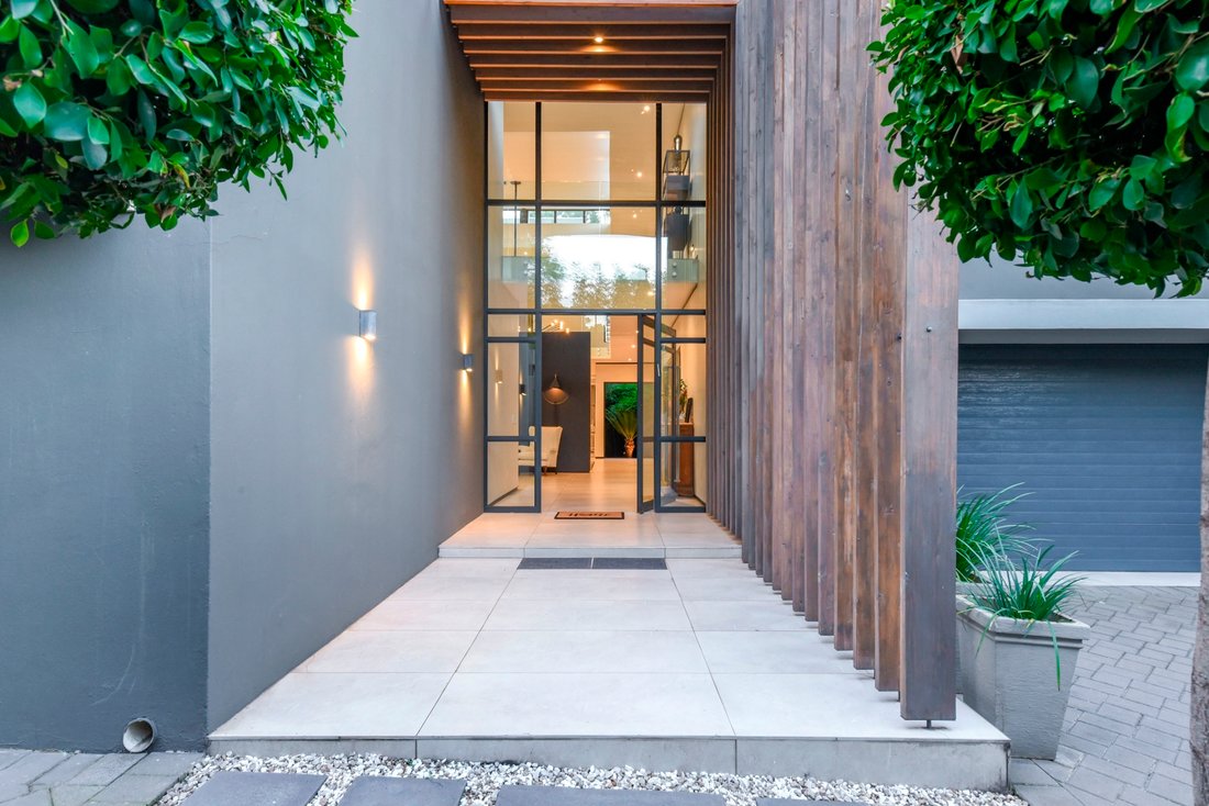 House in Sandton, Gauteng, South Africa 2 - 18095738