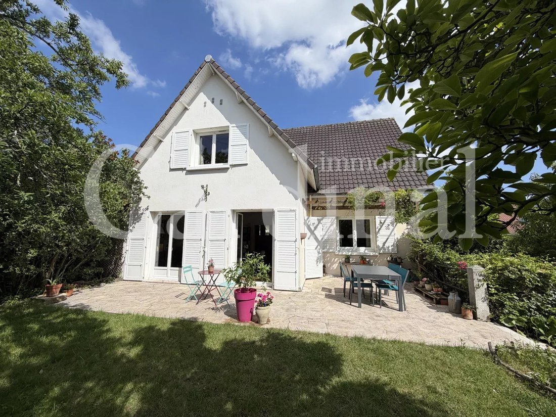 House in Bailly, Ile-de-France, France 1 - 18102781