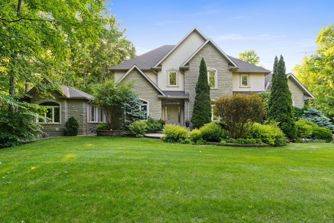 House in Ottawa, Ontario, Canada 2 - 18096306