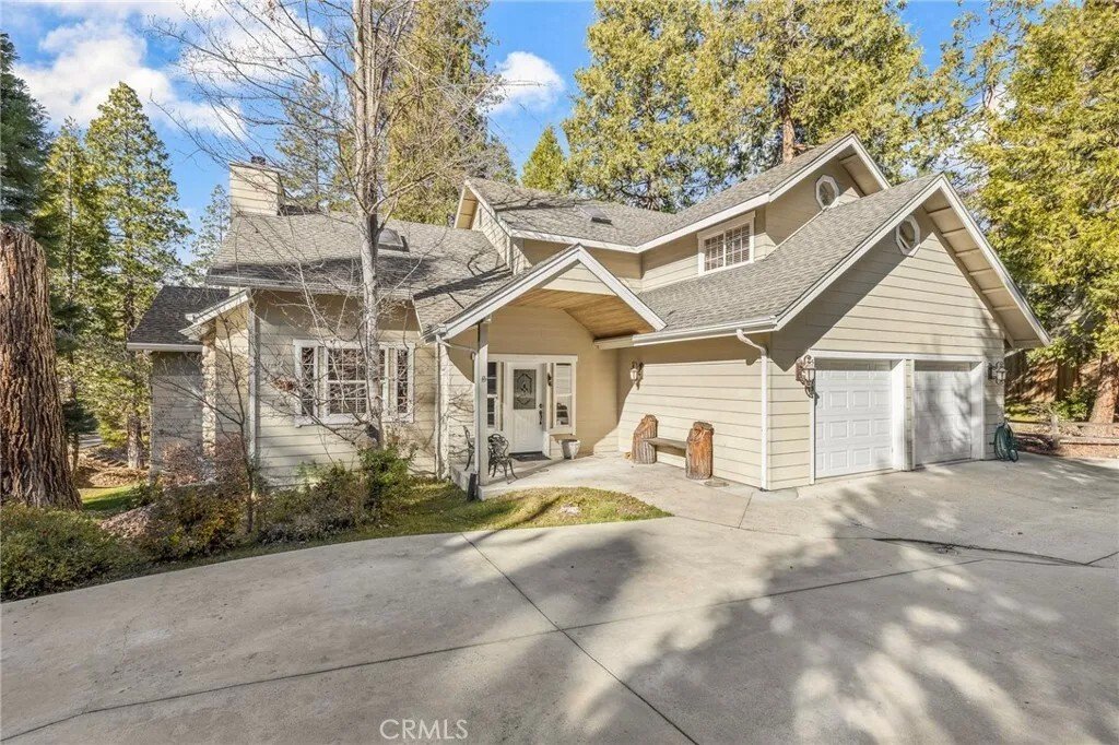 House in Bass Lake, California, United States 1 - 16818763