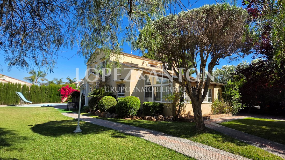 Villa in l'Eliana, Valencian Community, Spain 1 - 16567143
