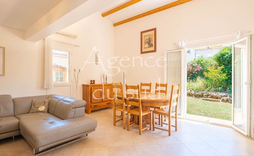 House in Saint-Zacharie, Provence-Alpes-Côte d'Azur, France 1