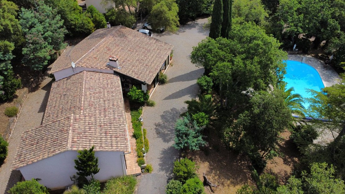 Villa in Partie Nord-Ferrieres-Cadenades-Rouviere, Le Muy, France 2 - 18107207