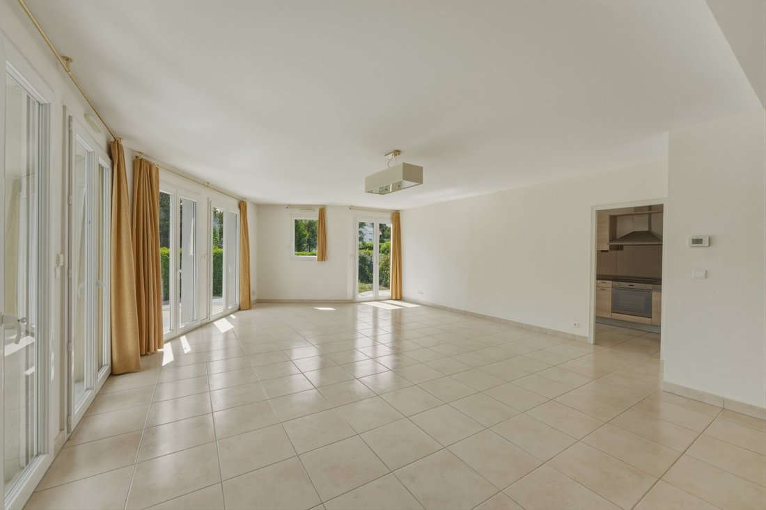 Apartment in Divonne-les-Bains, Auvergne-Rhône-Alpes, France 2 - 18107824