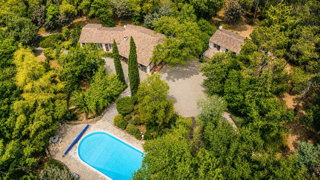 Villa in Partie Nord-Ferrieres-Cadenades-Rouviere, Le Muy, France 1 - 18107207