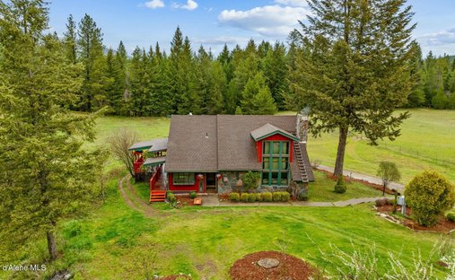 House in Cocolalla, Idaho, United States 1