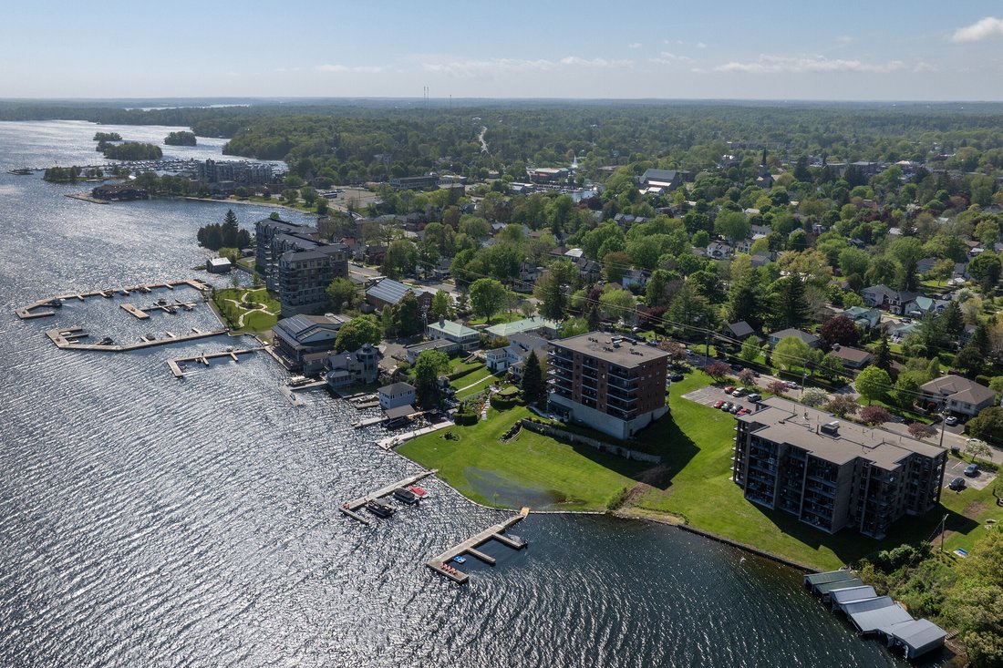 Condo in Gananoque, Ontario, Canada 1 - 17210112