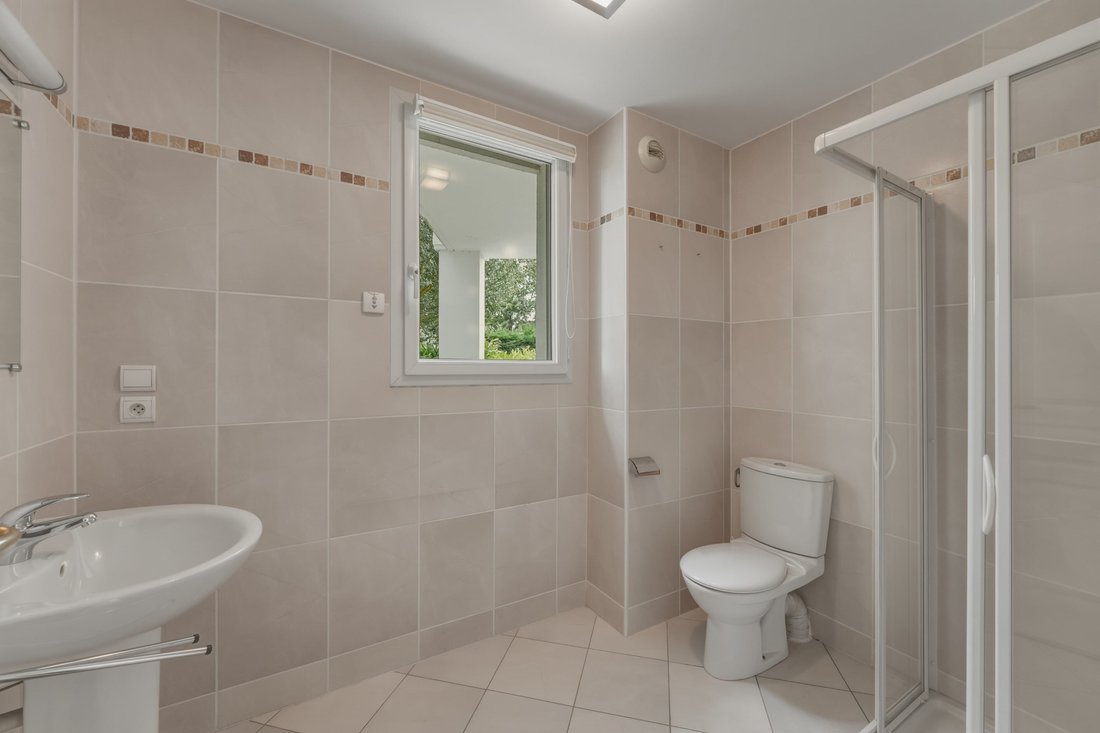 Apartment in Divonne-les-Bains, Auvergne-Rhône-Alpes, France 4 - 18107824