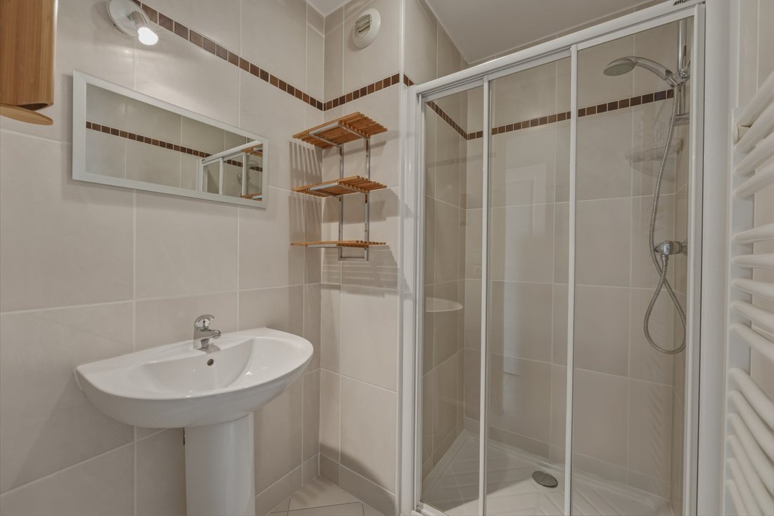 Apartment in Divonne-les-Bains, Auvergne-Rhône-Alpes, France 5 - 18107824
