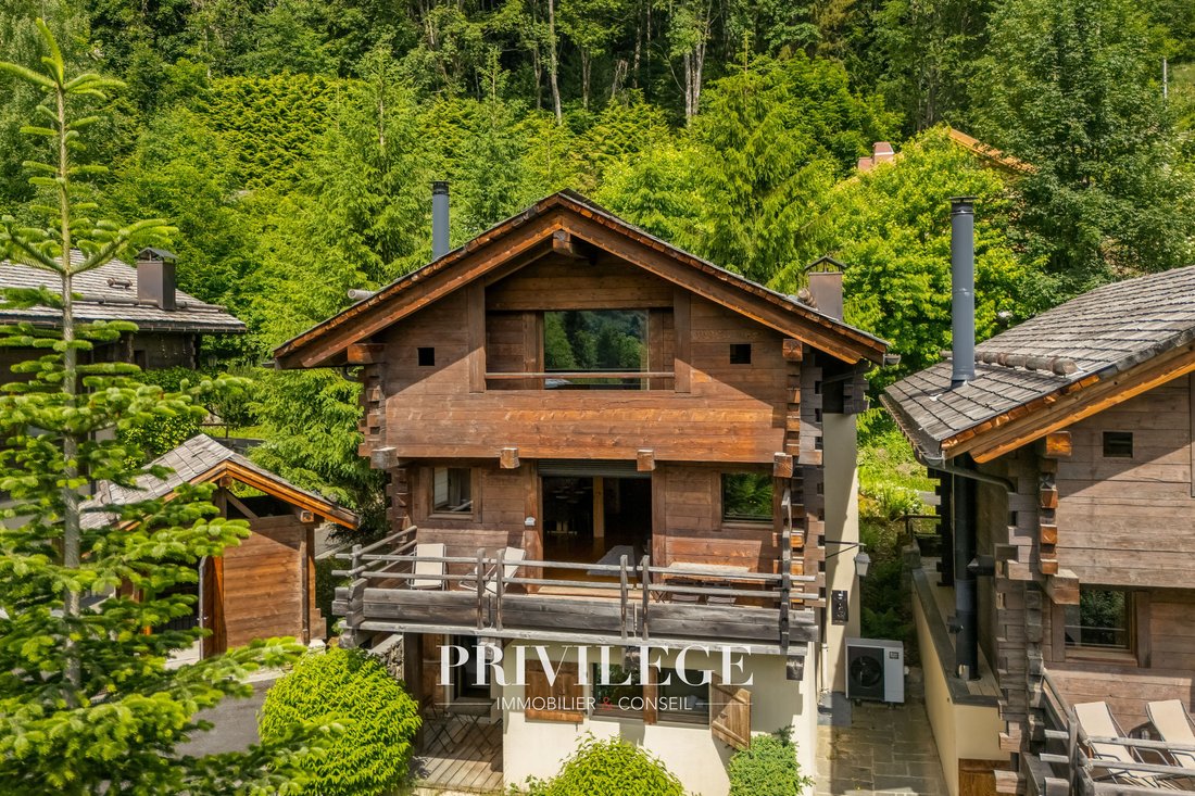 Chalet in Les Houches, Auvergne-Rhône-Alpes, France 2 - 18107281
