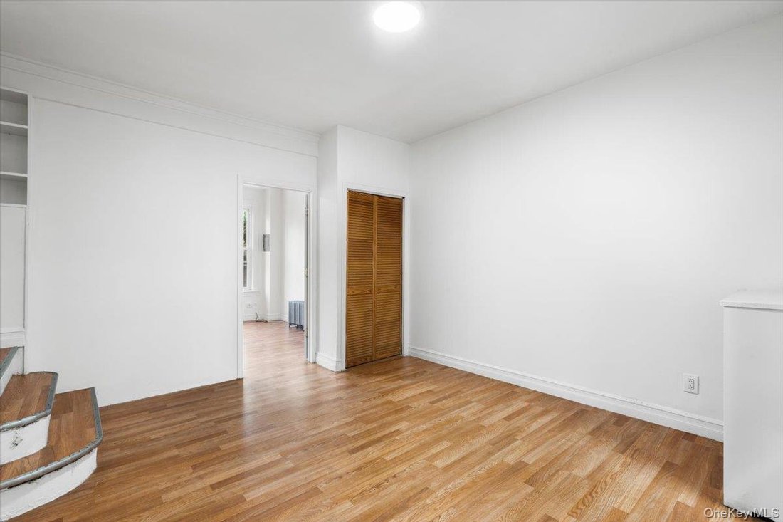 House in New York, New York, United States 4 - 17960572