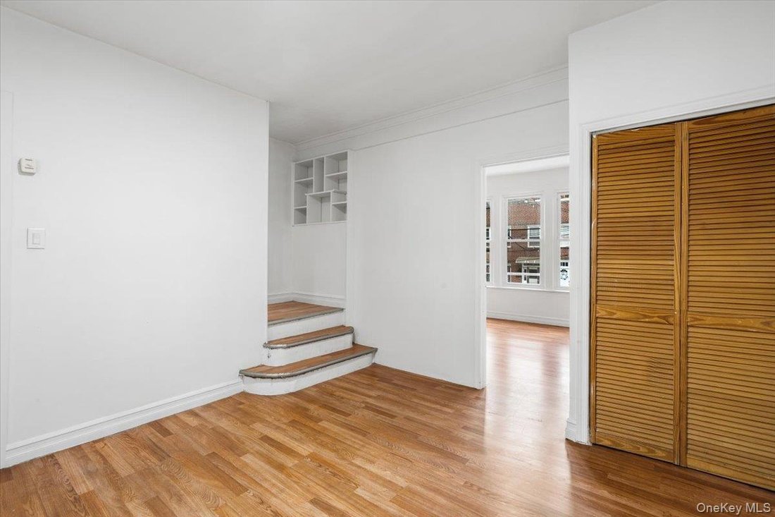 House in New York, New York, United States 5 - 17960572