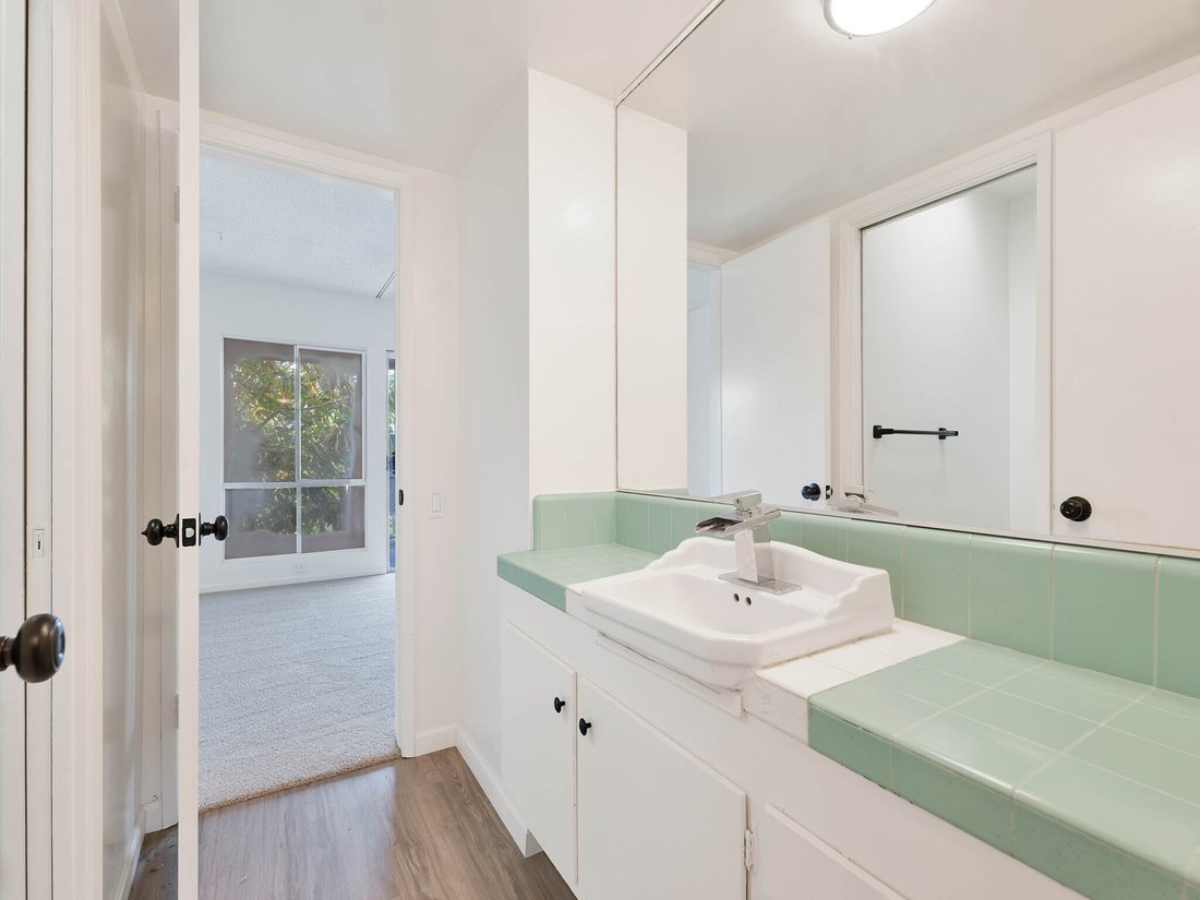 Condo in Los Angeles, California, United States 5 - 18108610