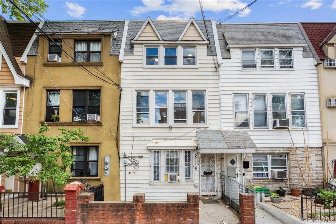 House in New York, New York, United States 2 - 17960572