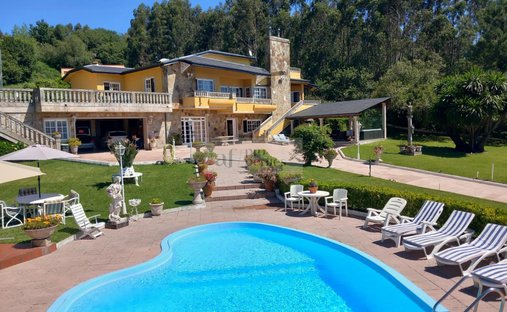 Chalet in Cangas, Galicia, Spain 1