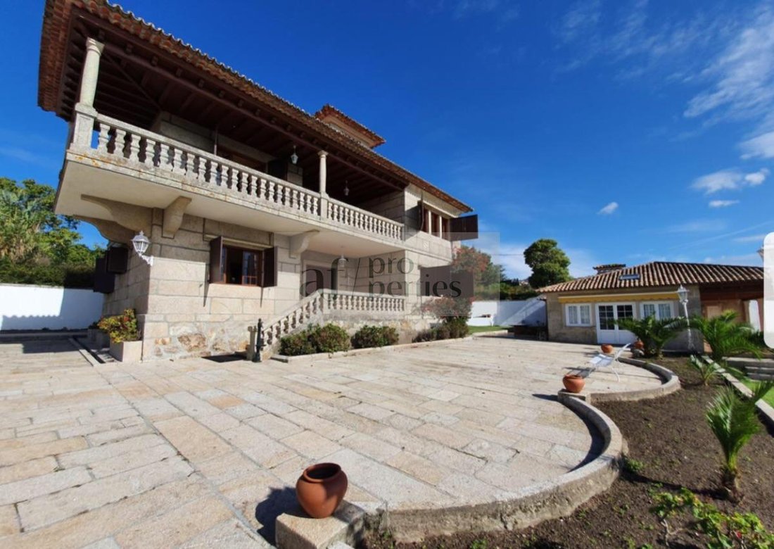 Chalet in Panxon, Nigran, Spain 2 - 12064743