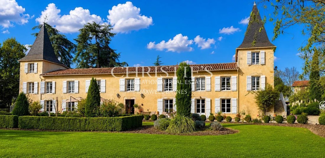 Estate in Est, Condom, France 1 - 17045914