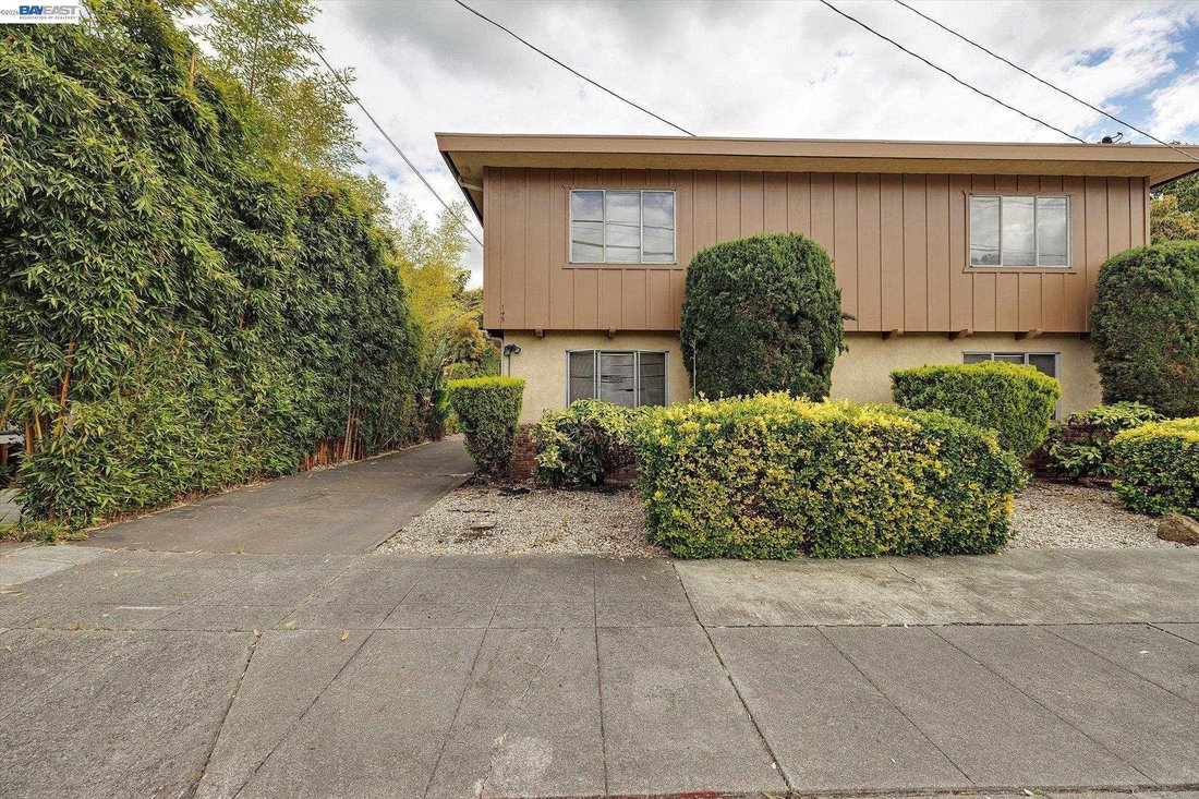 San Leandro, California, United States 2 - 18108719