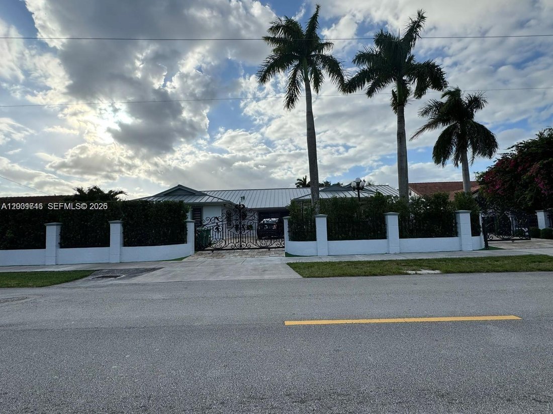 House in Miami, Florida, United States 1 - 18108970