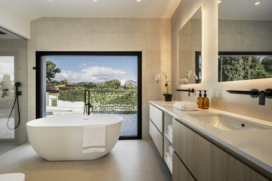 Villa in San Pedro de Alcantara, Andalusia, Spain 4 - 18108803
