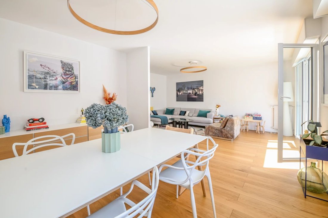 Apartment in Gros Caillou, Paris 7e Arrondissement, Paris 4 - 18108647
