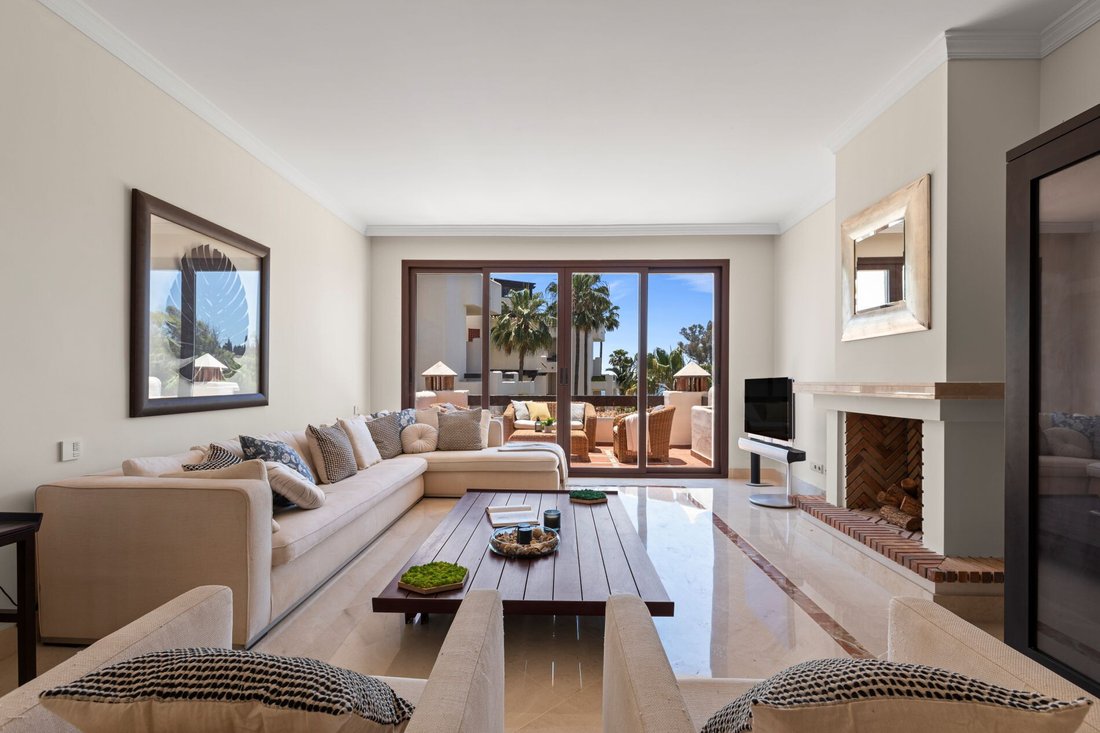 Penthouse in Estepona, Andalusia, Spain 2 - 18108756
