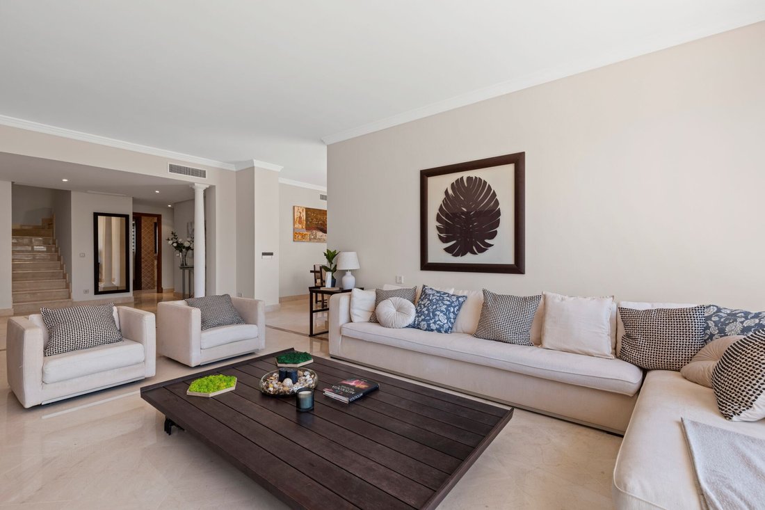 Penthouse in Estepona, Andalusia, Spain 3 - 18108756