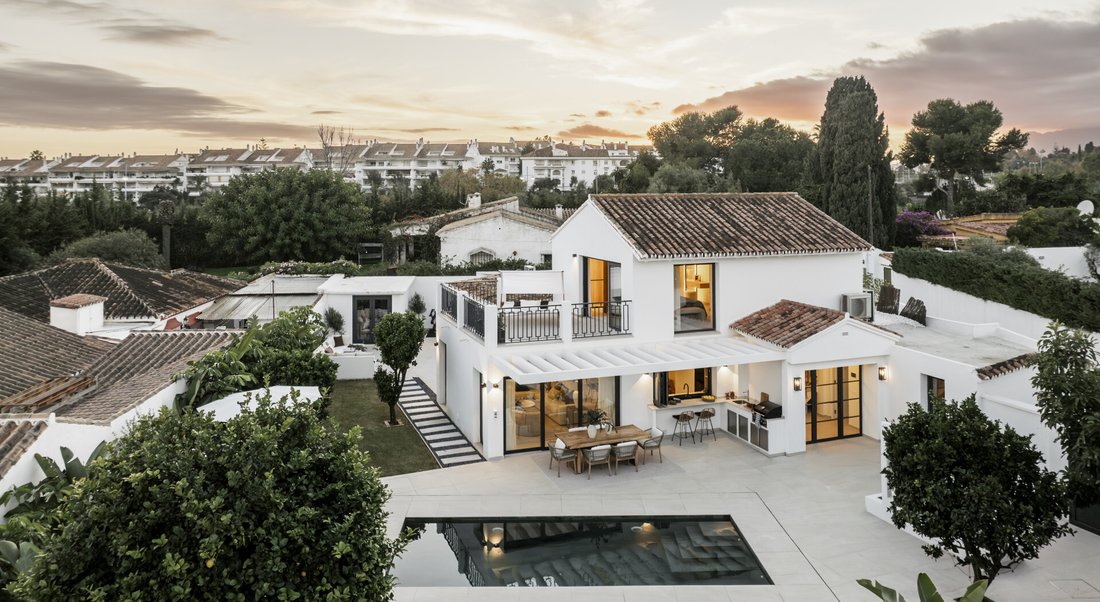 Villa in San Pedro de Alcantara, Andalusia, Spain 1 - 18108803