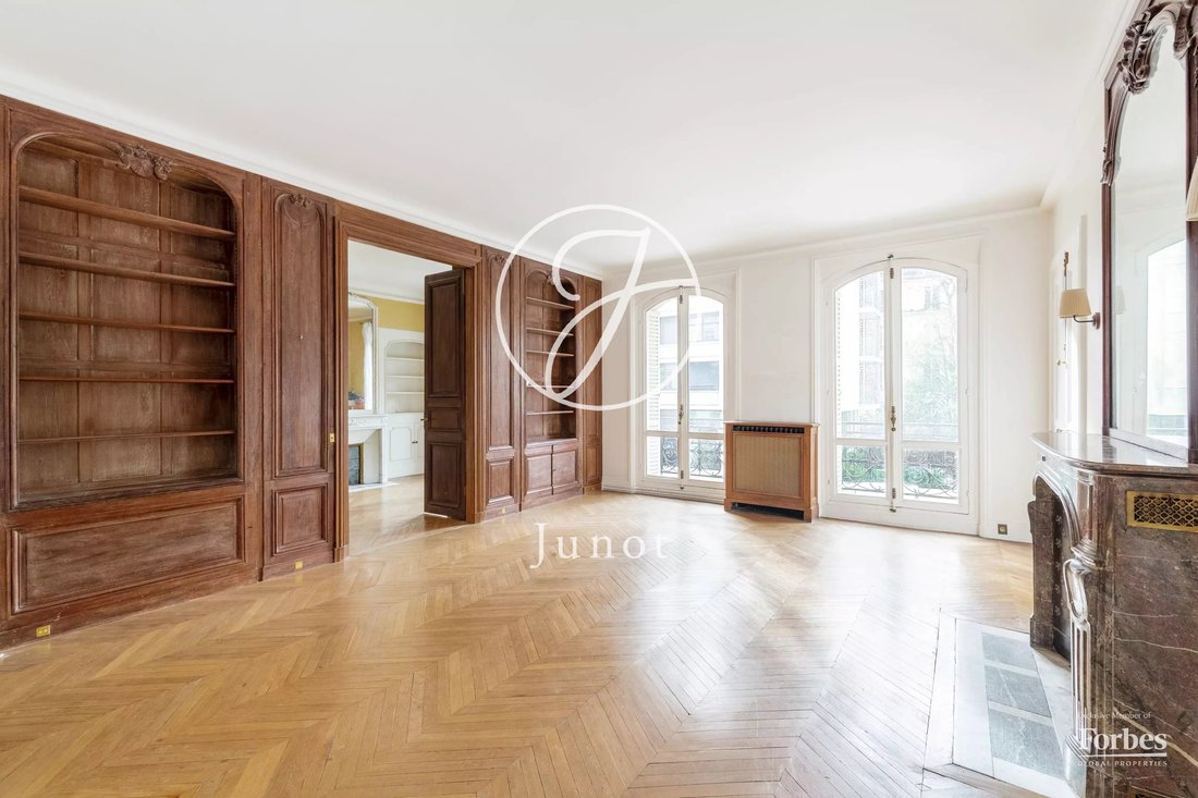 Appartamento a Mairie, Paris 8e Arrondissement, Parigi 1 - 18109088