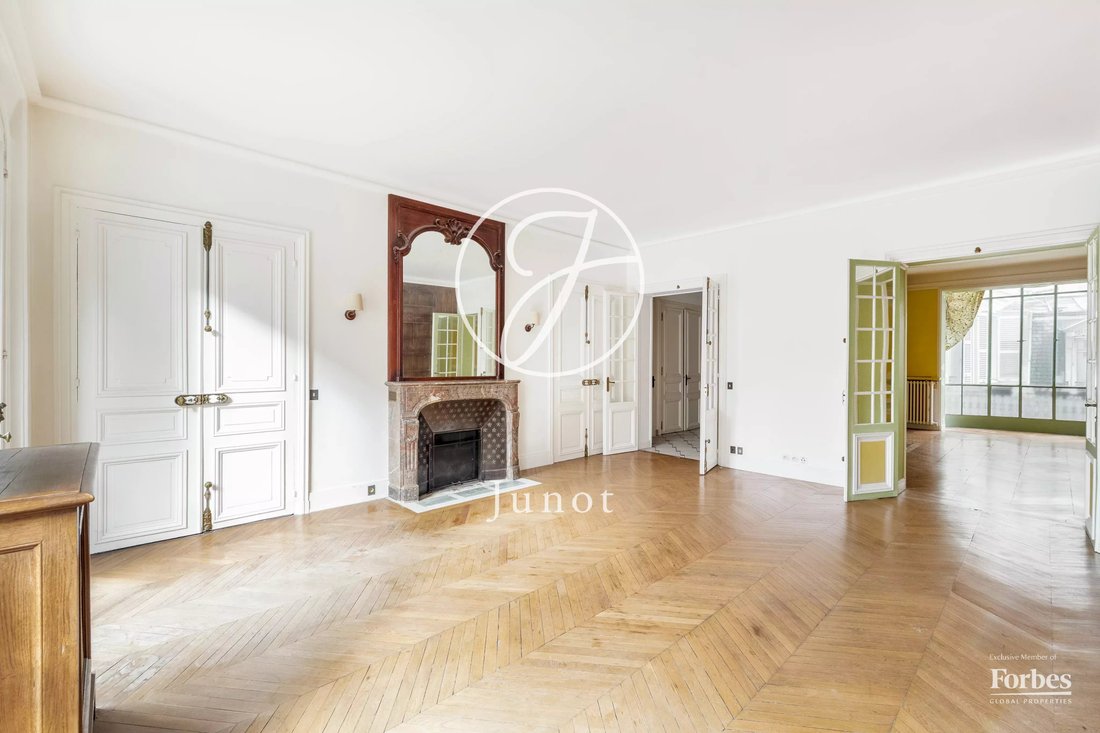 Appartamento a Mairie, Paris 8e Arrondissement, Parigi 5 - 18109088