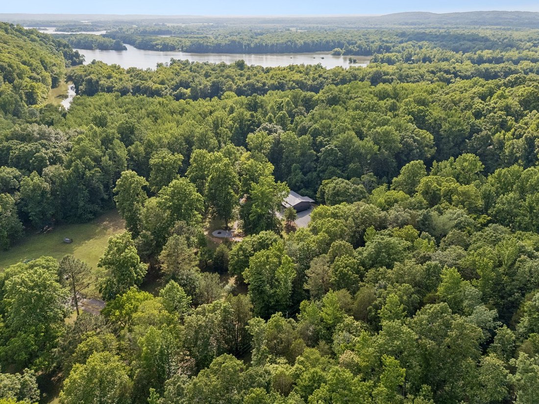 House in Waverly, Tennessee, United States 1 - 18109237